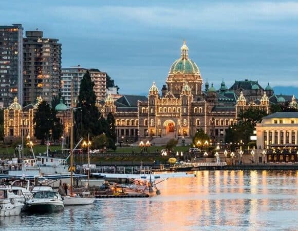 Private Vancouver-Victoria Day Tour with Butchart Gardens