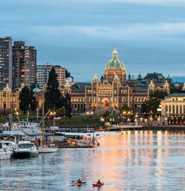 Private Vancouver-Victoria Day Tour with Butchart Gardens